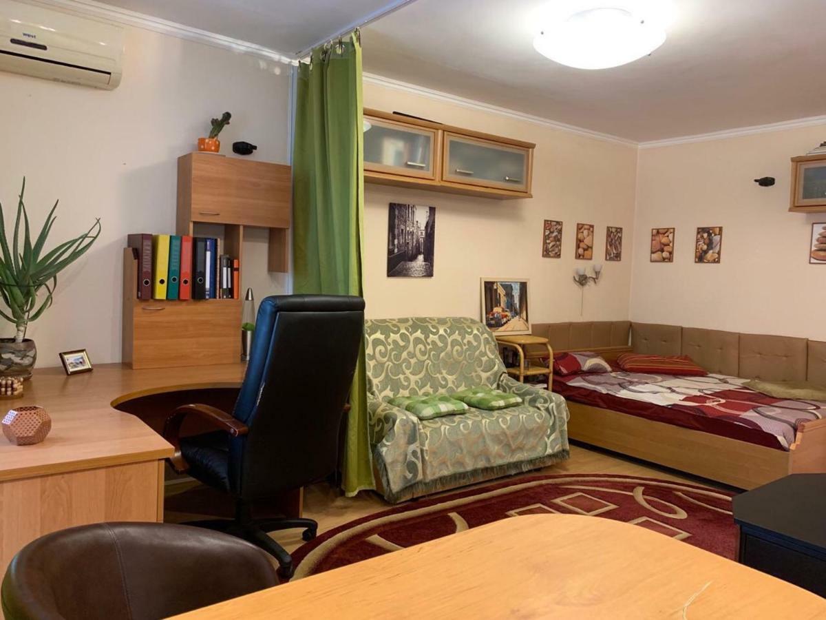 Iq-Room Black Sea Studio Apartment Odessa Ua Exteriör bild